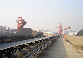 皮帶輸送機(jī)的輸送帶為什么會(huì)跑偏的原因分析